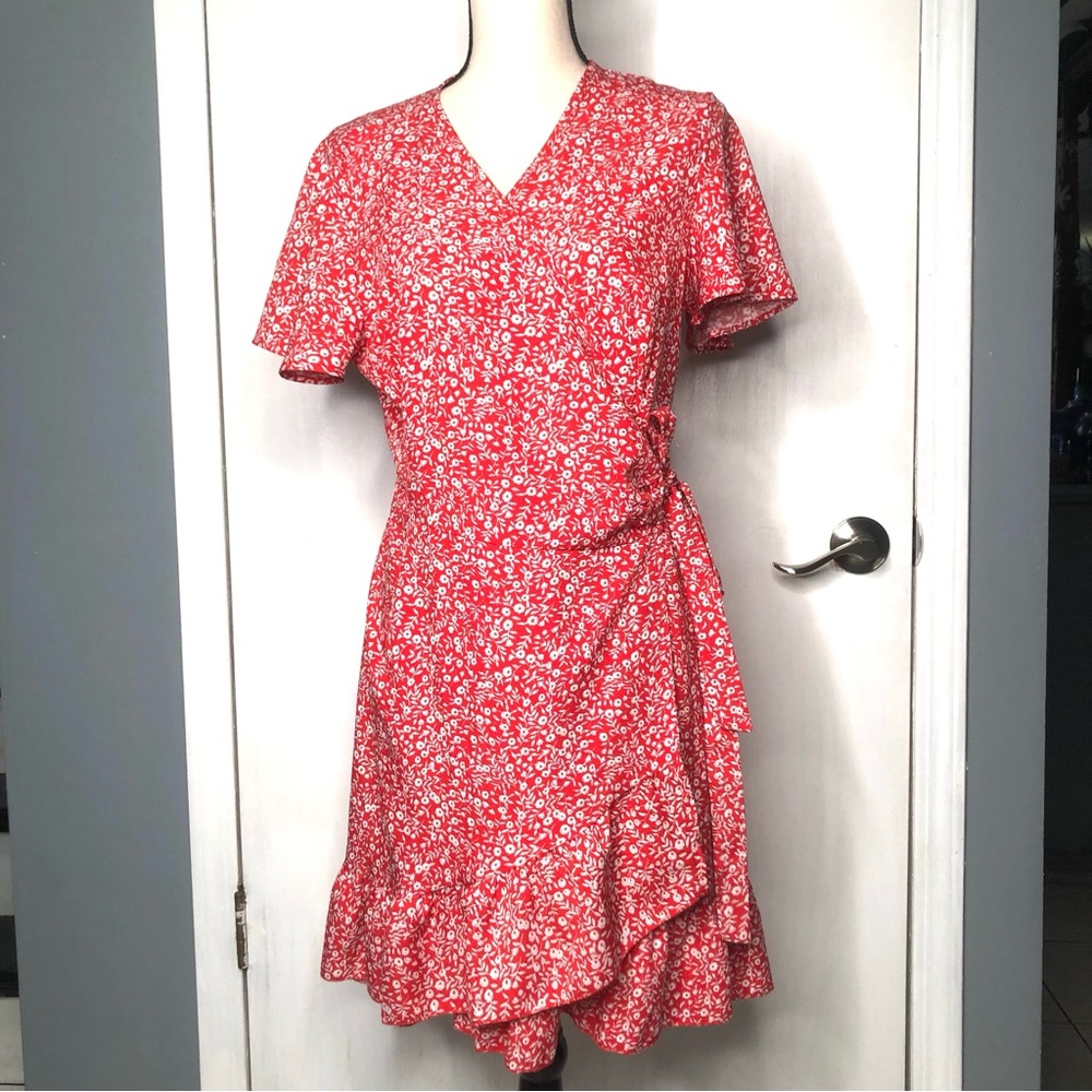 Women’s Ruffled Hem Size L Floral Red Empire Tie Wrap Dress